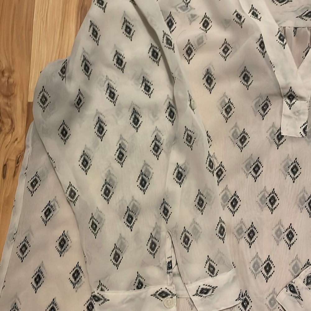 Maurice’s blouse in a size XXL in women - Picture 3 of 6